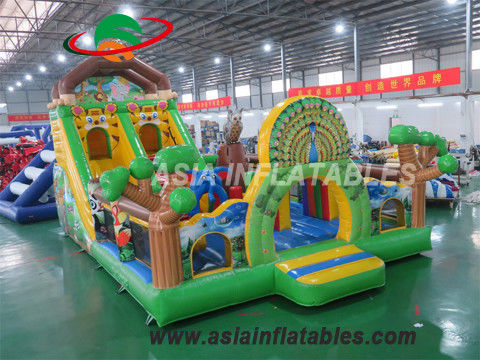 Fire Retardant 8 X 6M Inflatable Zoo Playground Untuk Remaja